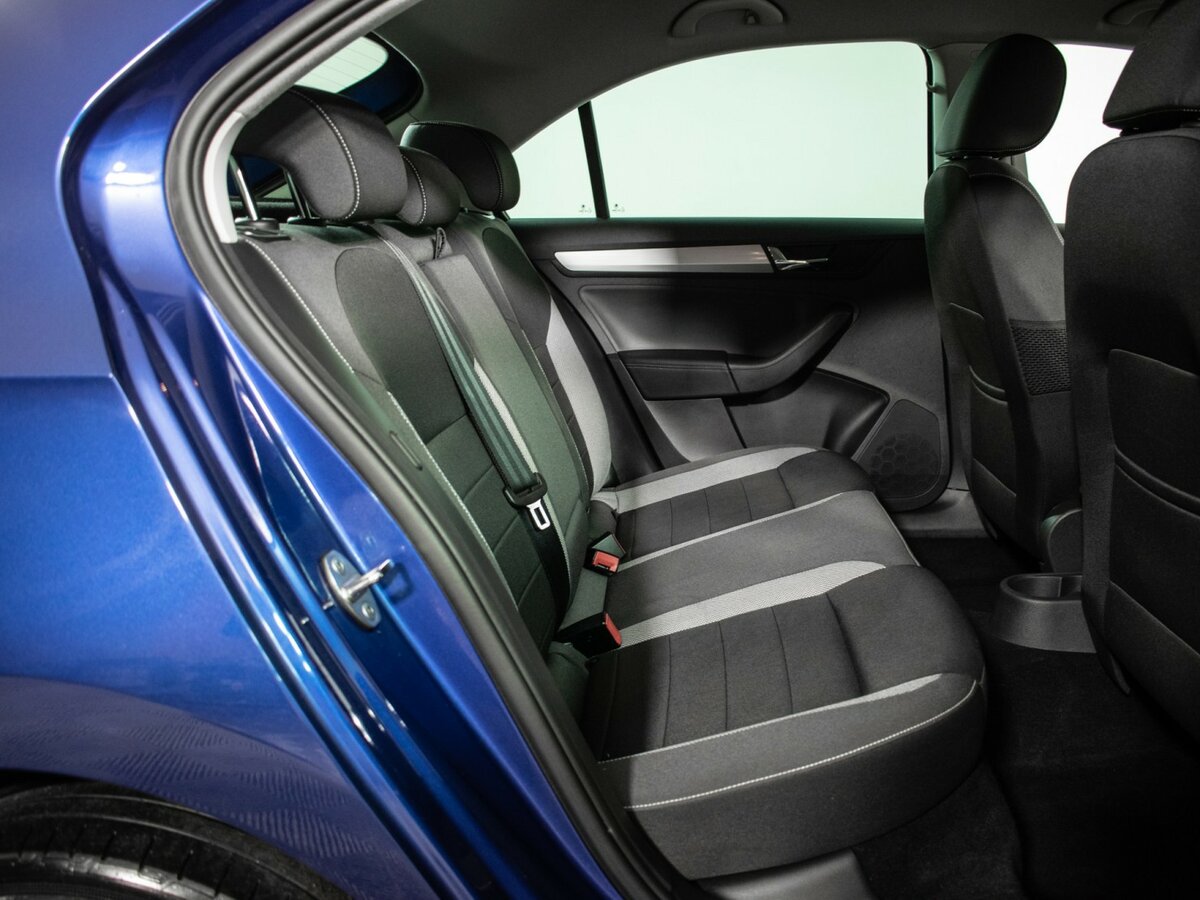 Купить Skoda Rapid с пробегом. Фото: #9