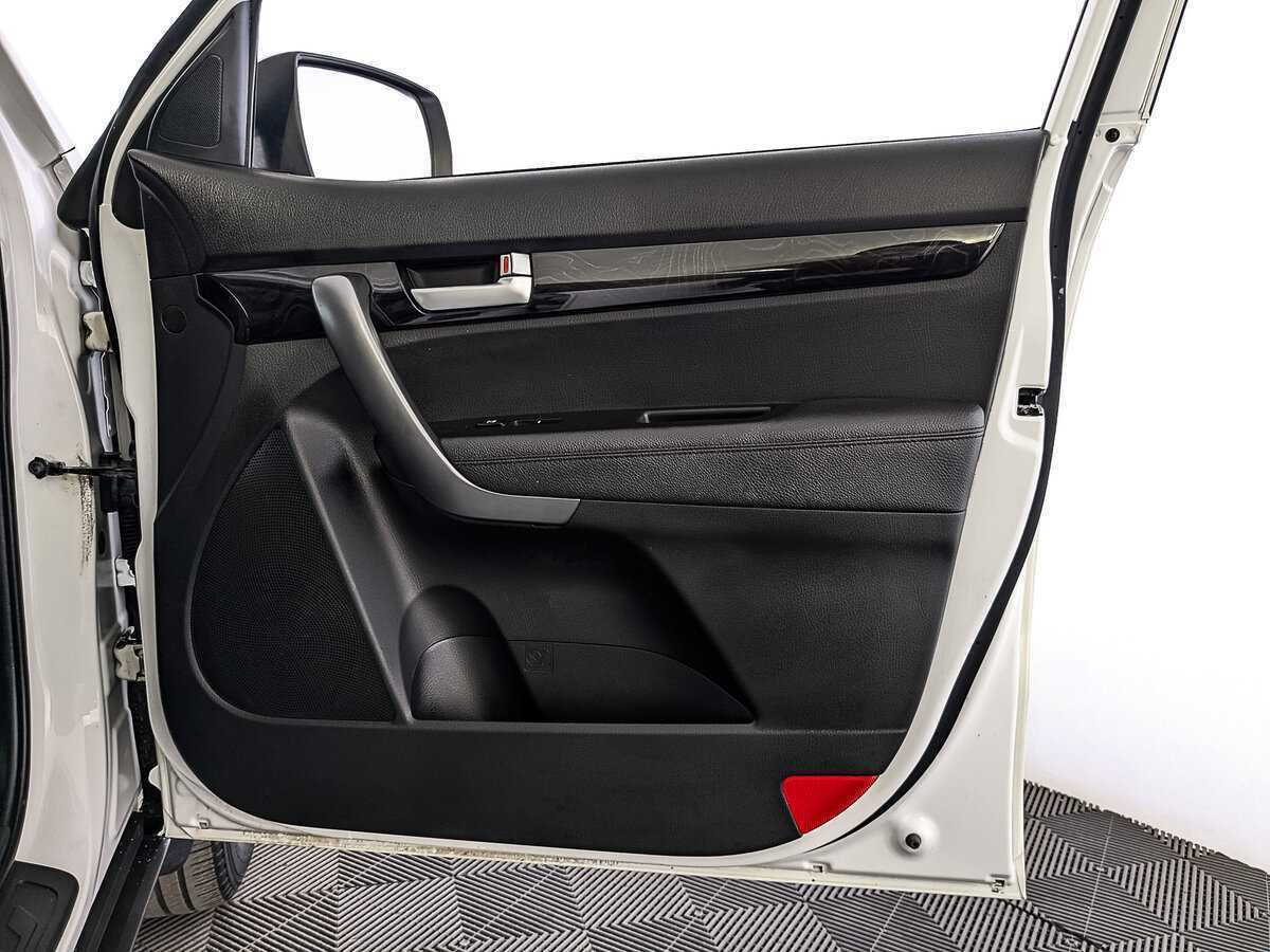 Купить Kia Sorento с пробегом. Фото: #24