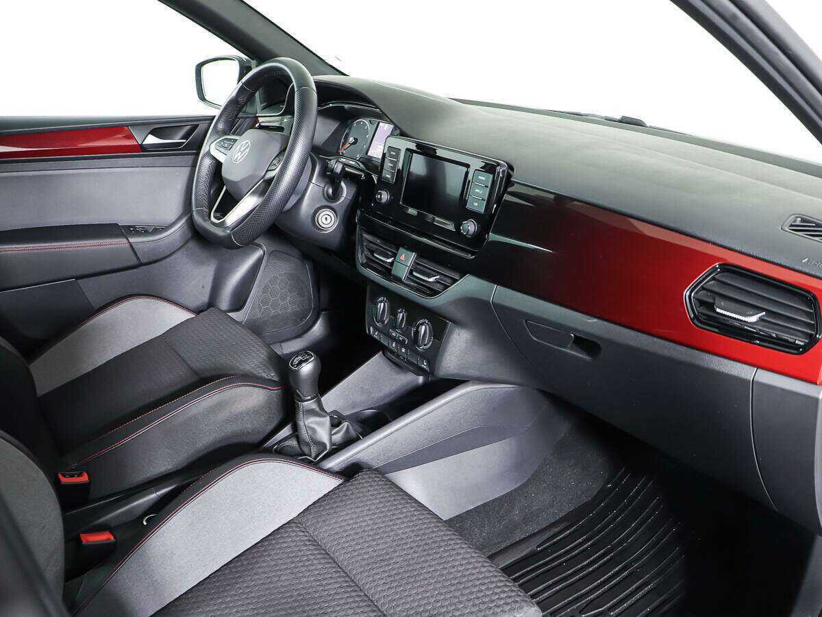 Купить Volkswagen Polo с пробегом. Фото: #8