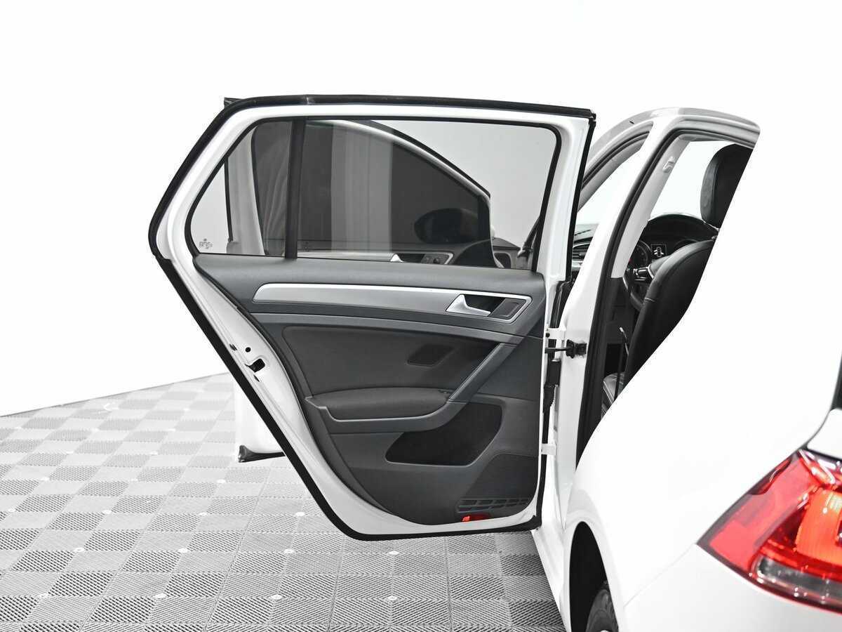 Купить Volkswagen Golf с пробегом. Фото: #14