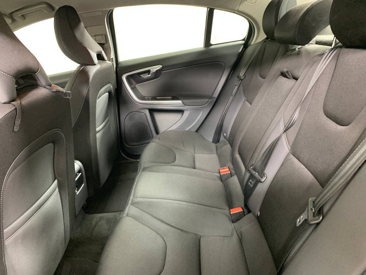 Купить Volvo S60 с пробегом. Фото: #17