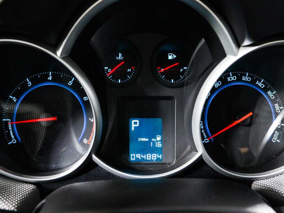 Купить Chevrolet Cruze с пробегом. Фото: #10