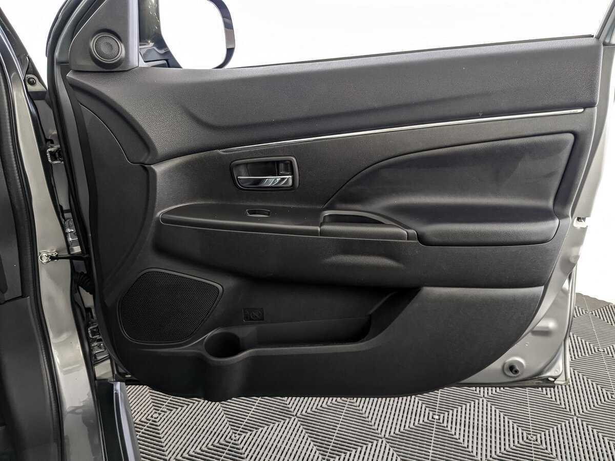 Купить Mitsubishi ASX с пробегом. Фото: #18