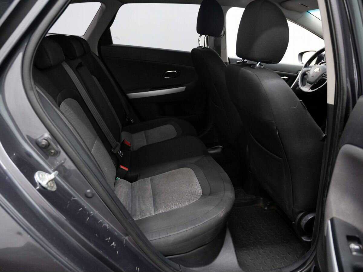 Купить Kia Ceed с пробегом. Фото: #10