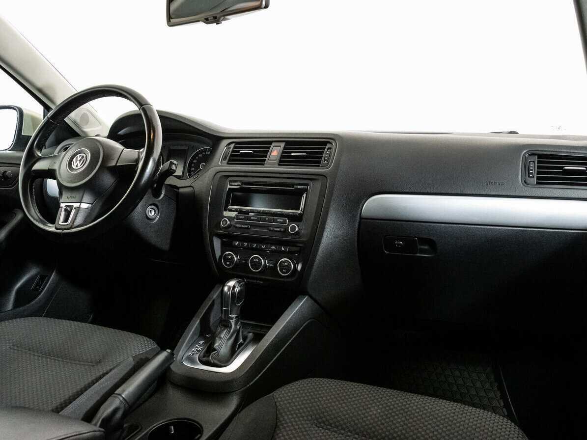 Купить Volkswagen Jetta с пробегом. Фото: #6