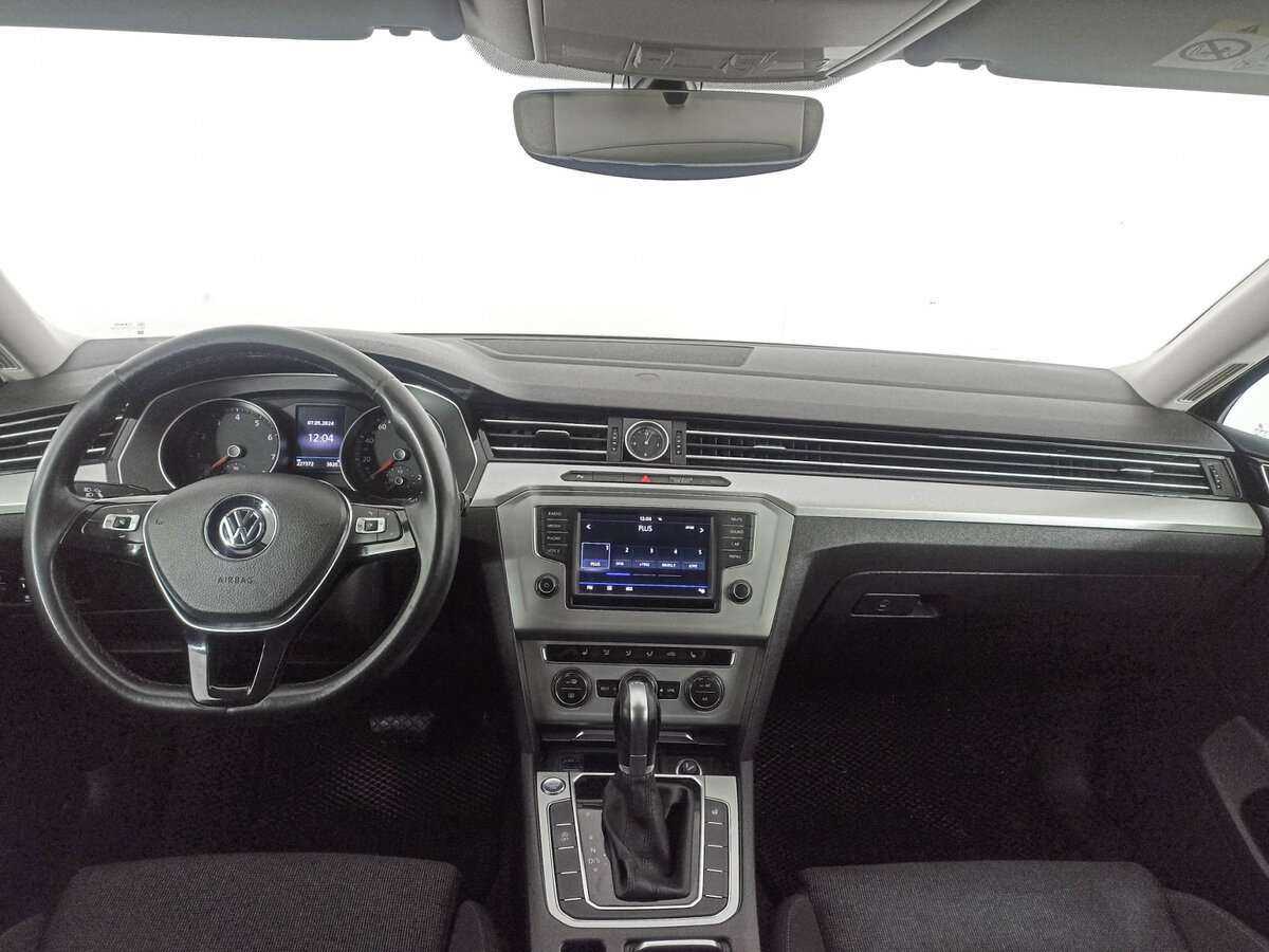 Купить Volkswagen Passat с пробегом. Фото: #11