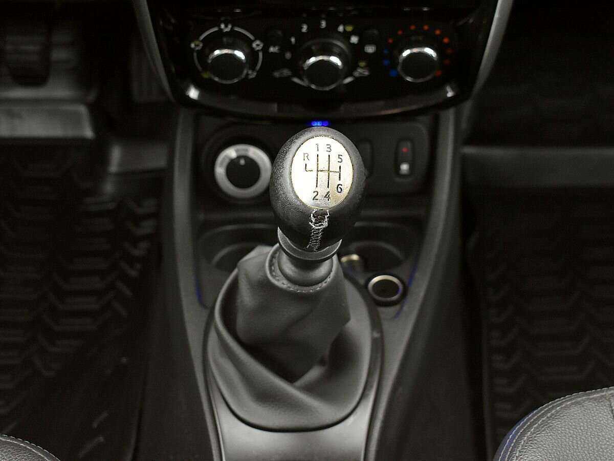 Купить Nissan Terrano с пробегом. Фото: #10