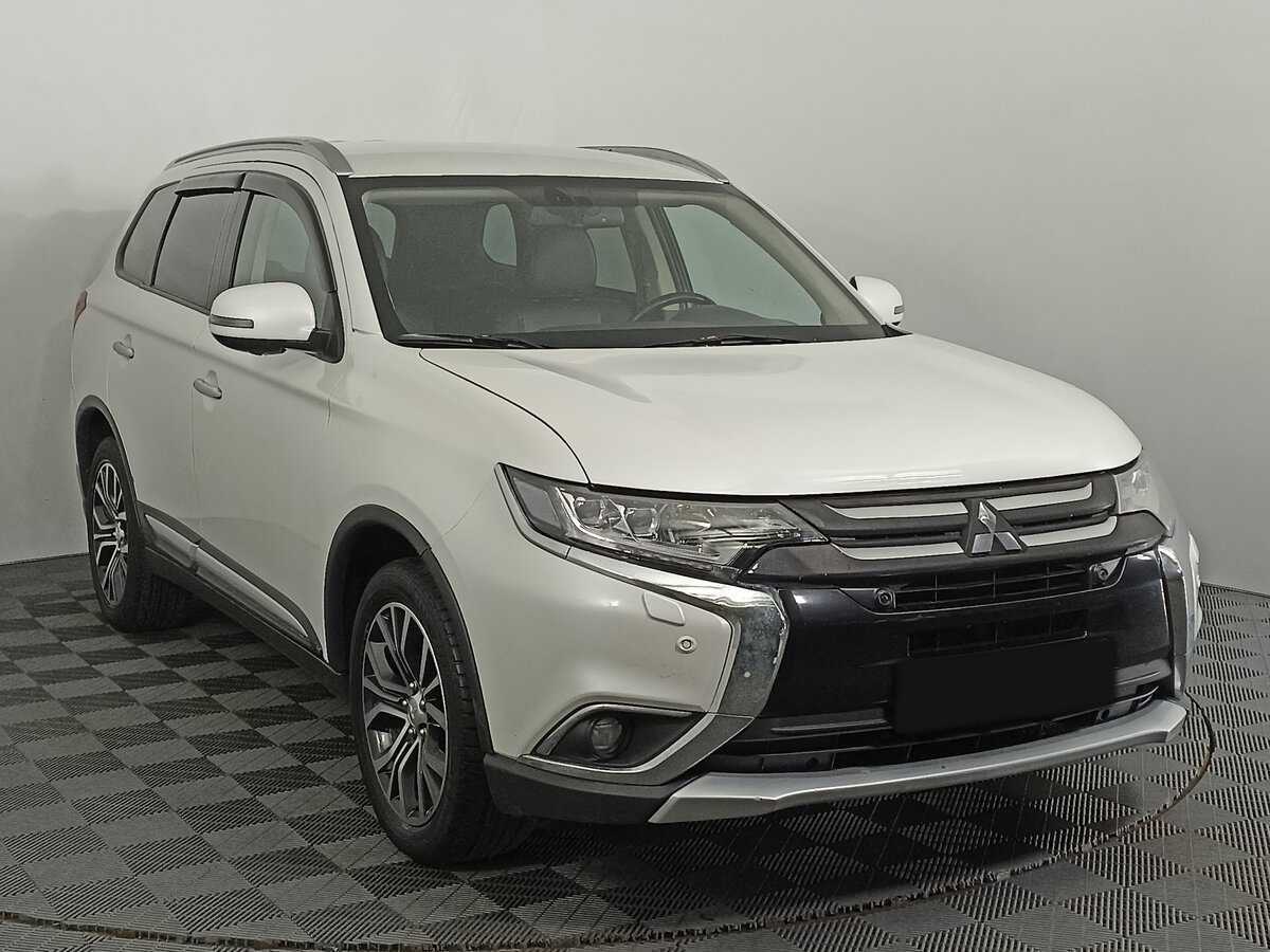 Купить Mitsubishi Outlander с пробегом. Фото: #2