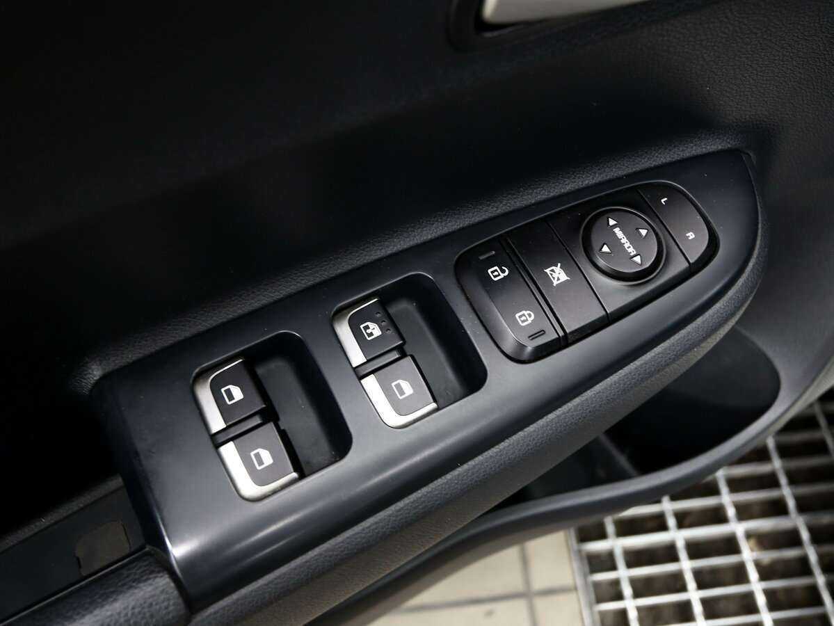 Купить Kia Rio с пробегом. Фото: #15