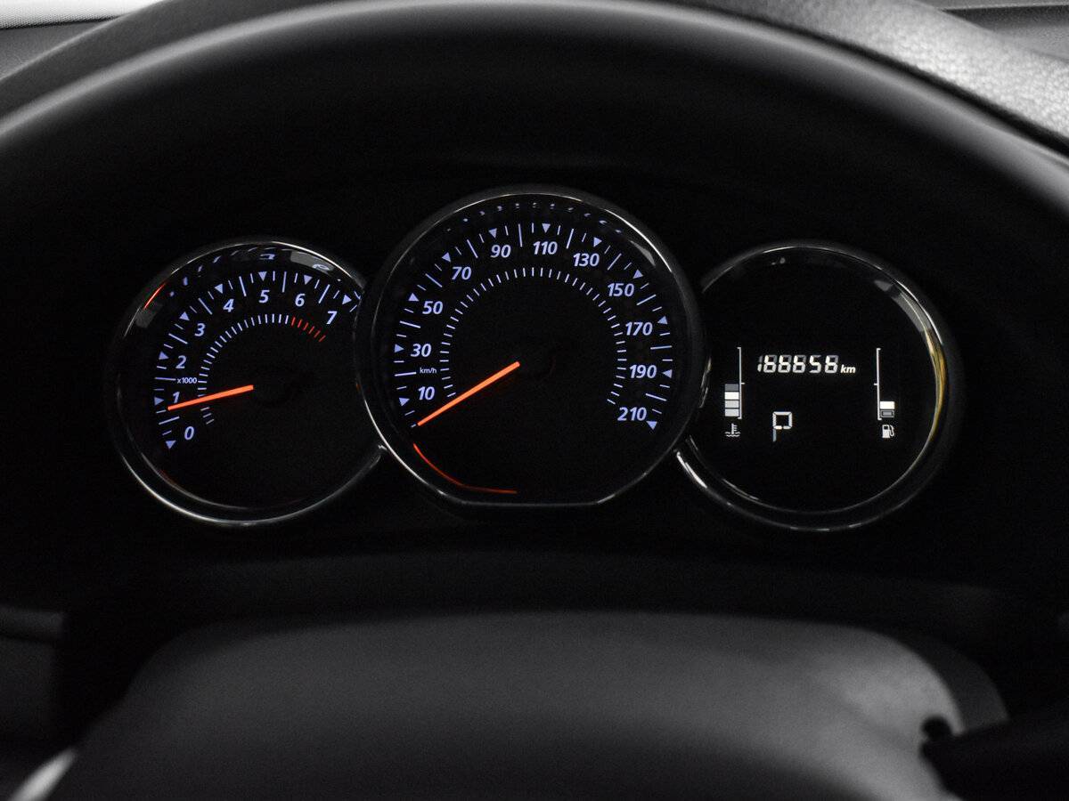 Купить Renault Logan с пробегом. Фото: #15