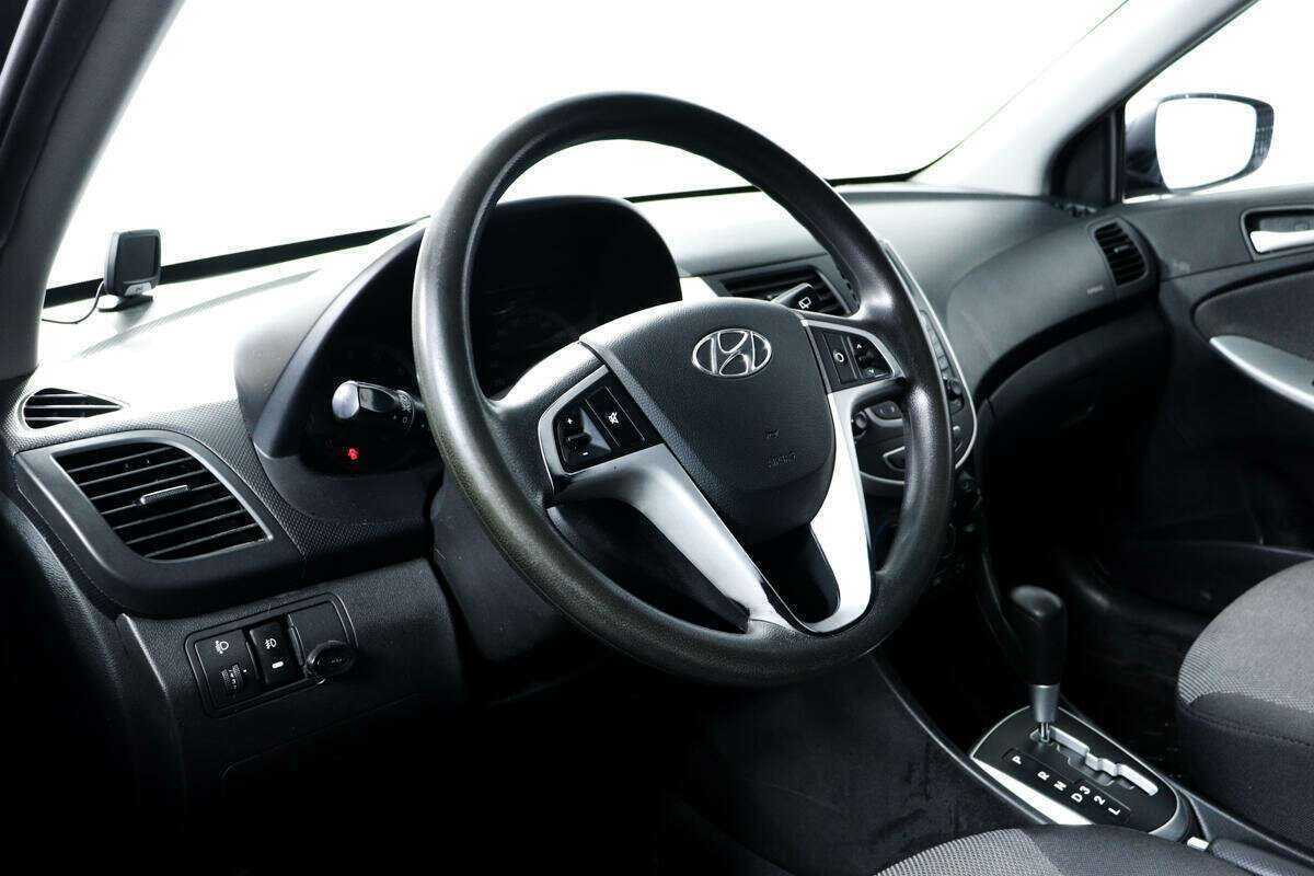 Купить Hyundai Solaris с пробегом. Фото: #12