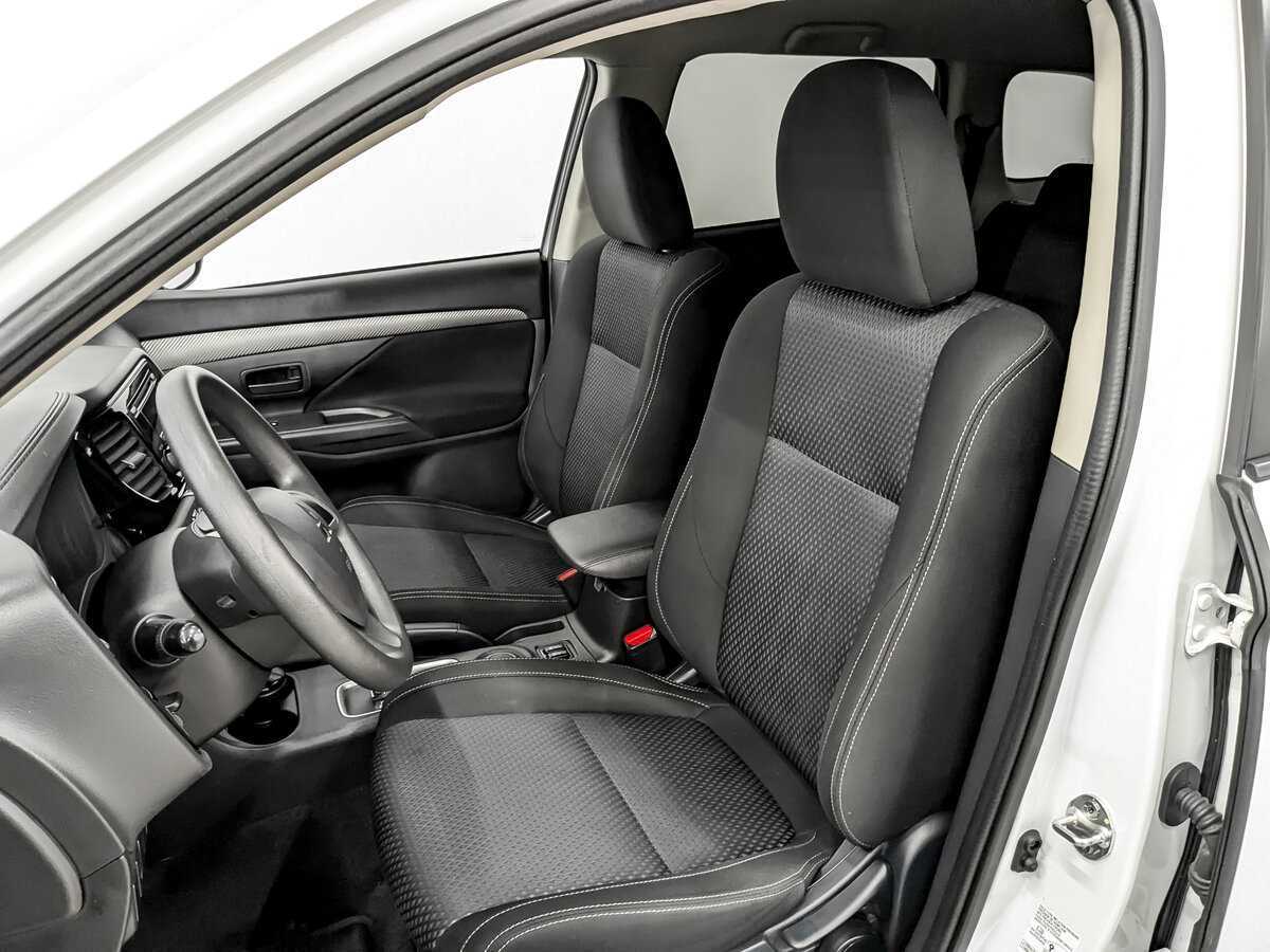 Купить Mitsubishi Outlander с пробегом. Фото: #19