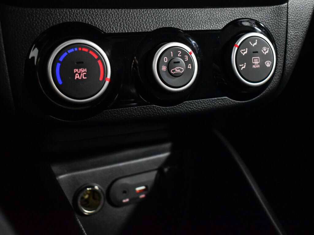 Купить Kia Rio с пробегом. Фото: #17