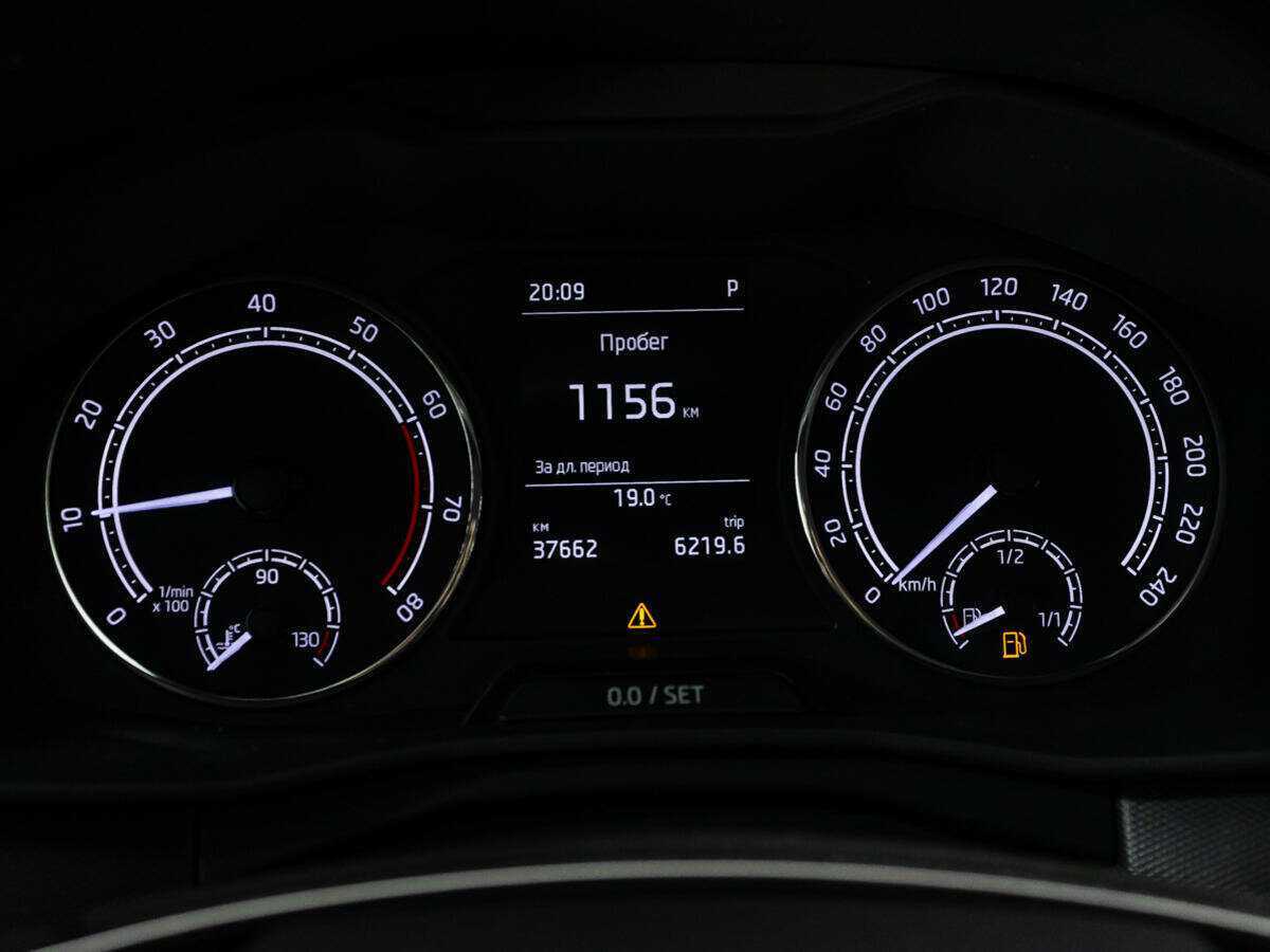 Купить Skoda Rapid с пробегом. Фото: #11