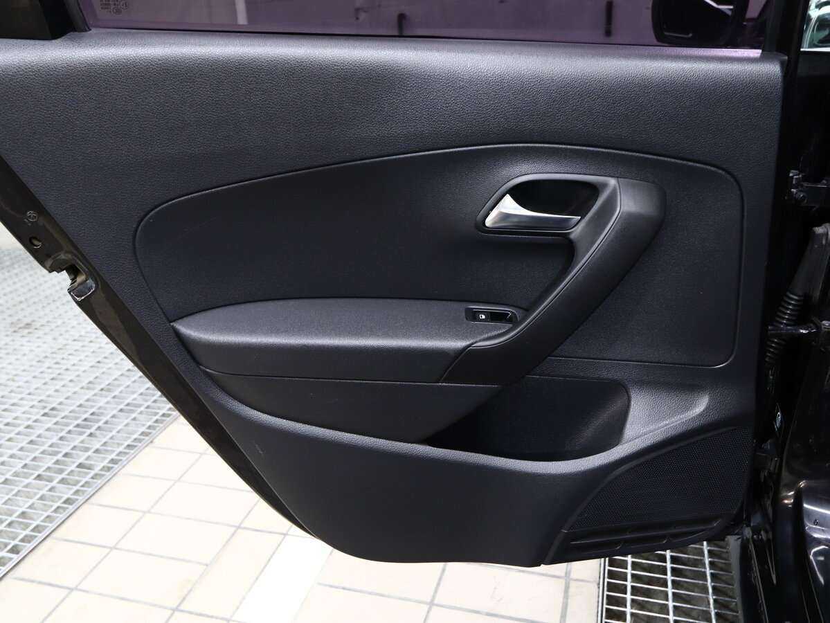 Купить Volkswagen Polo с пробегом. Фото: #11