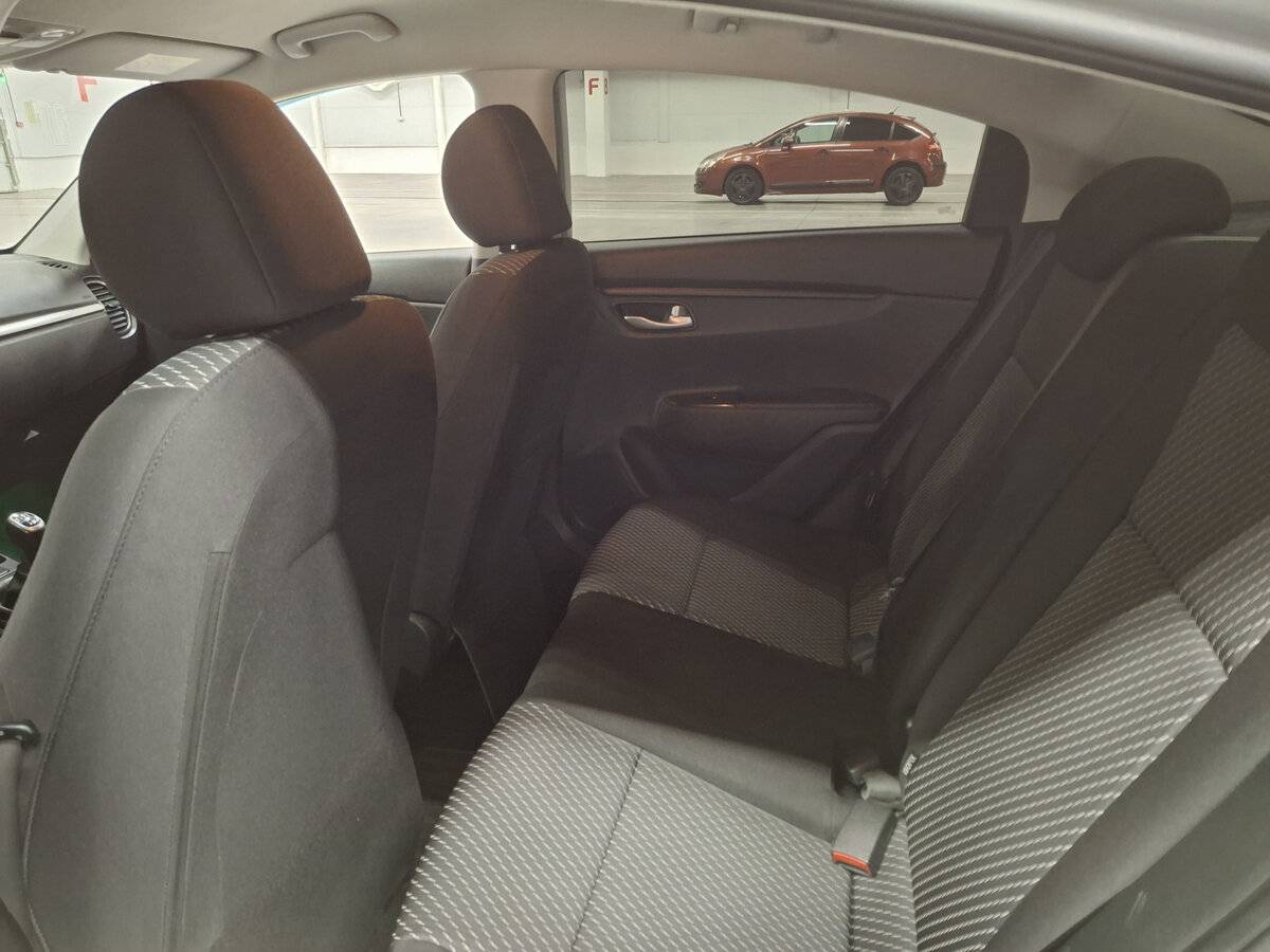 Купить Kia Rio с пробегом. Фото: #11