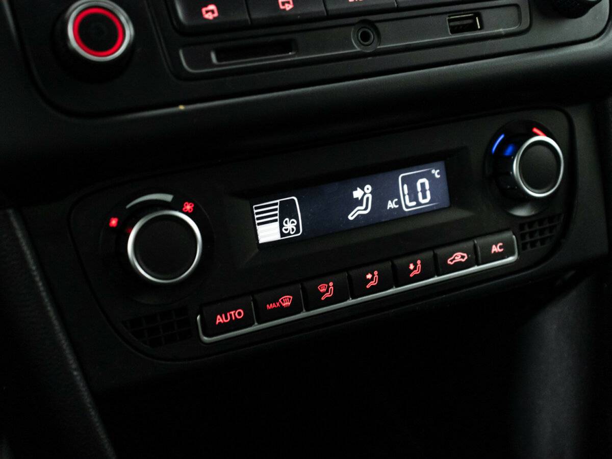 Купить Volkswagen Polo с пробегом. Фото: #13