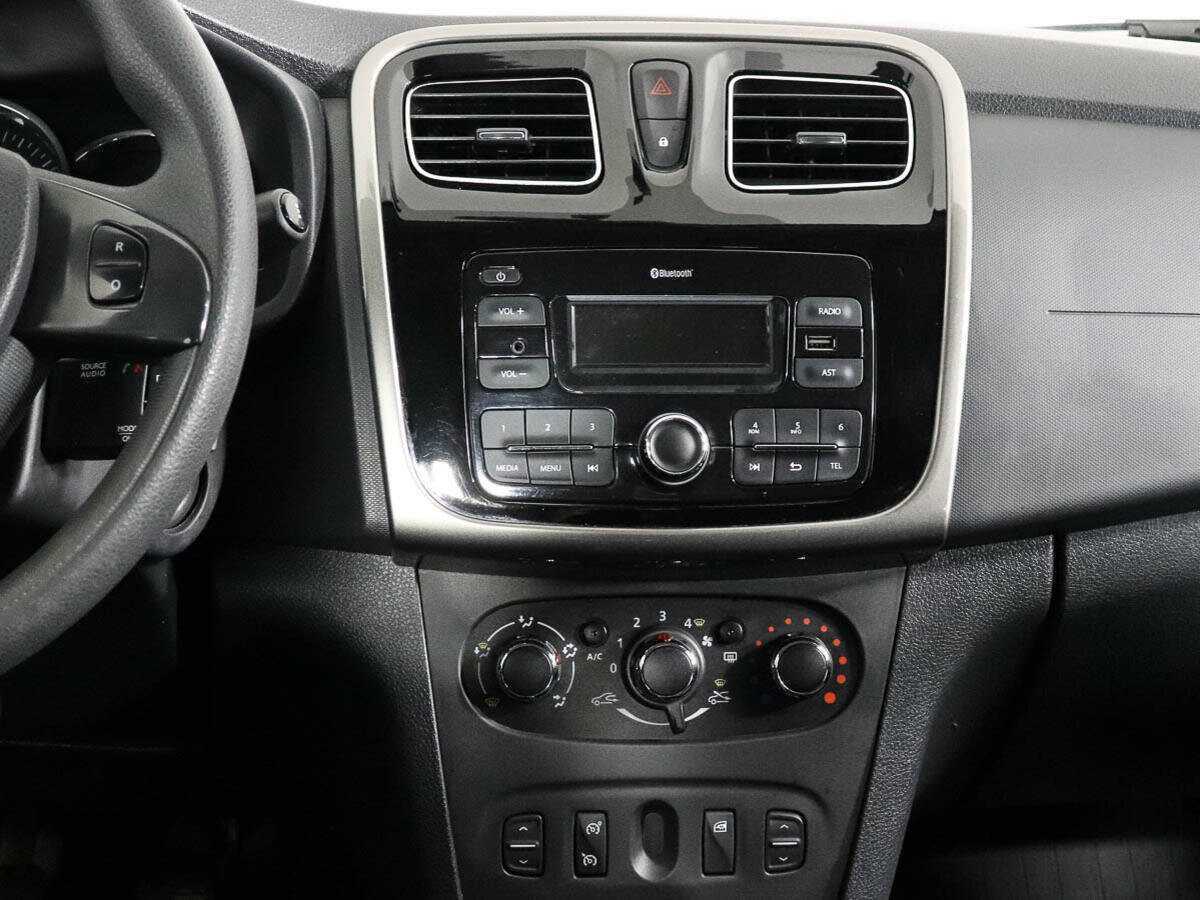 Купить Renault Logan с пробегом. Фото: #11