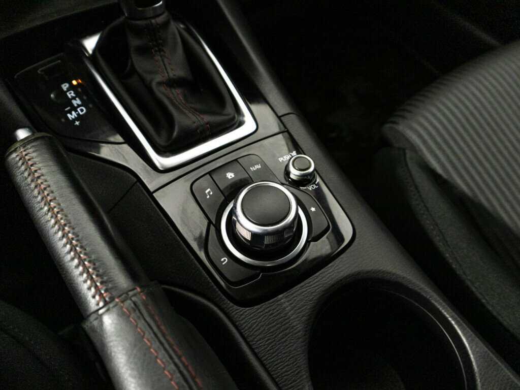 Купить Mazda 3 с пробегом. Фото: #17