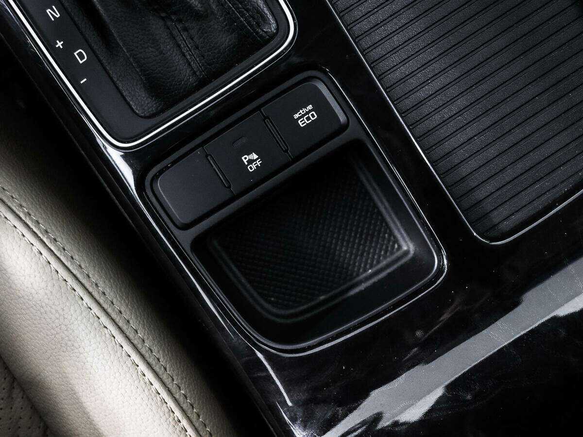 Купить Kia Sorento с пробегом. Фото: #10