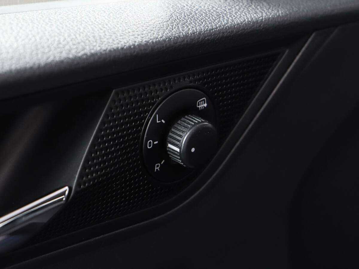 Купить Skoda Rapid с пробегом. Фото: #18