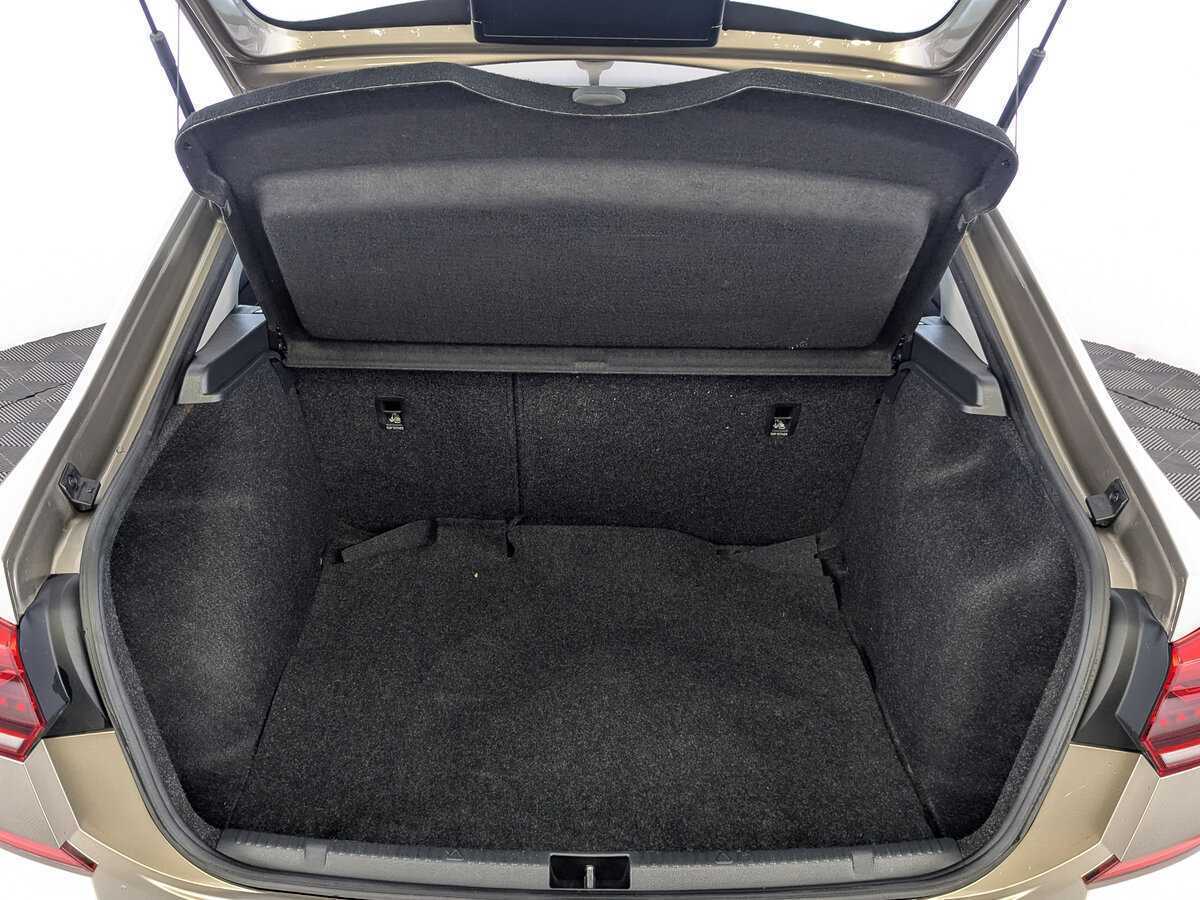 Купить Volkswagen Polo с пробегом. Фото: #9