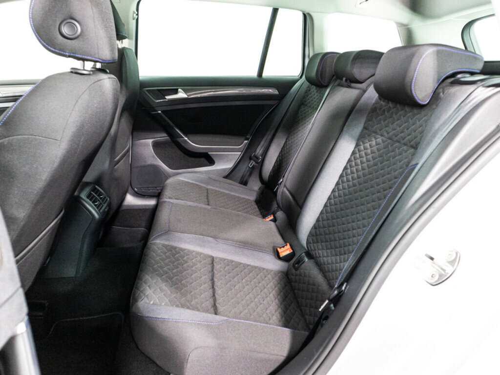 Купить Volkswagen Golf с пробегом. Фото: #9