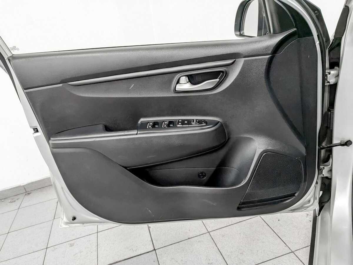 Купить Kia Rio с пробегом. Фото: #18