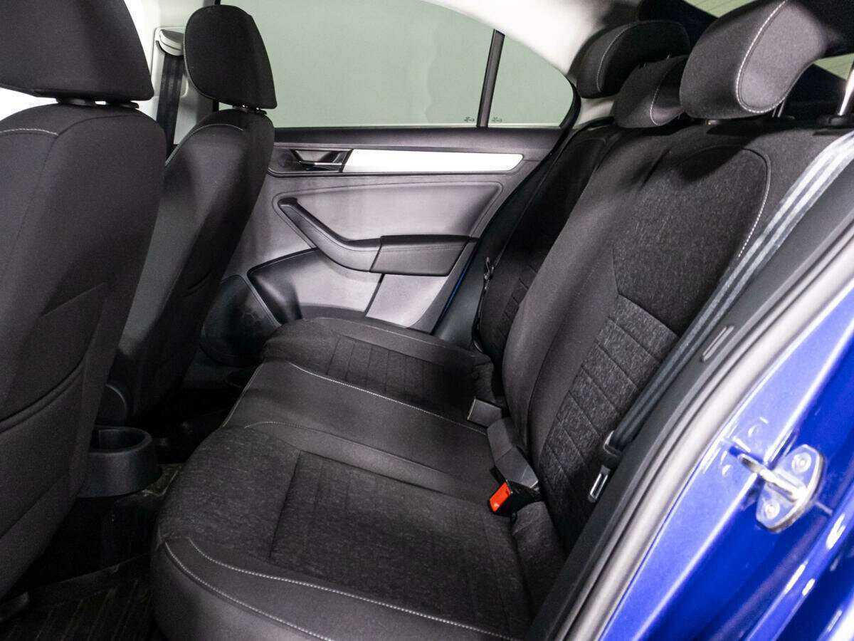Купить Skoda Rapid с пробегом. Фото: #9
