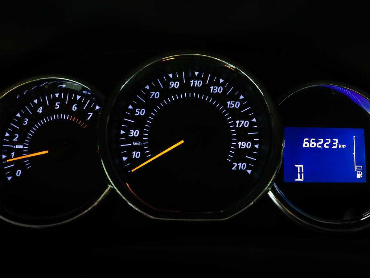 Купить Renault Sandero с пробегом. Фото: #10