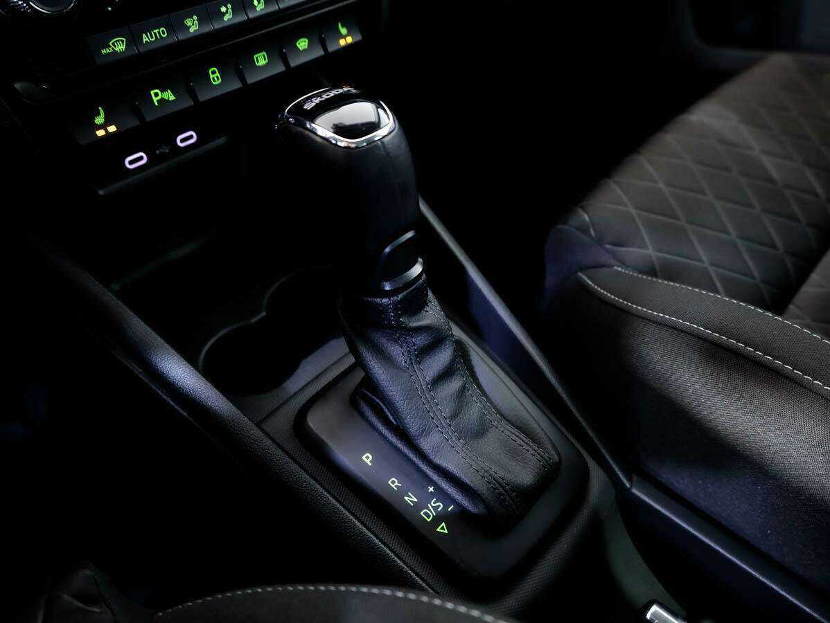 Купить Skoda Rapid с пробегом. Фото: #17