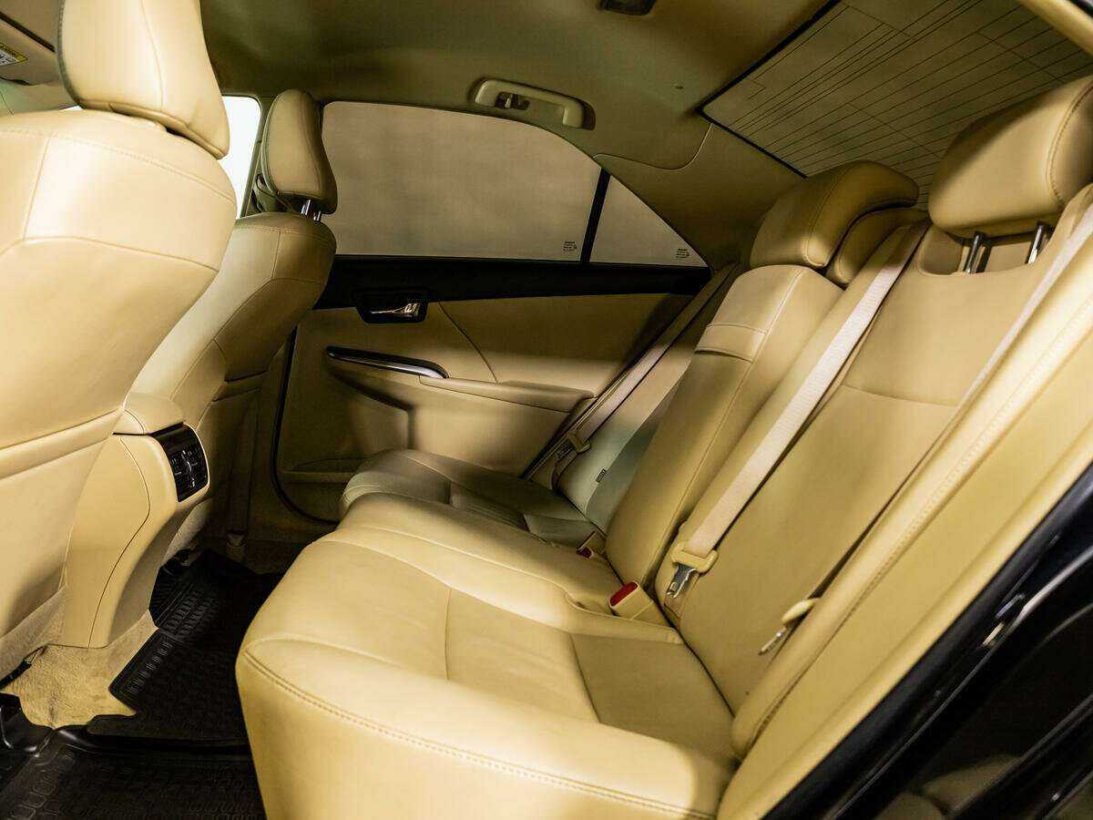Купить Toyota Camry с пробегом. Фото: #8