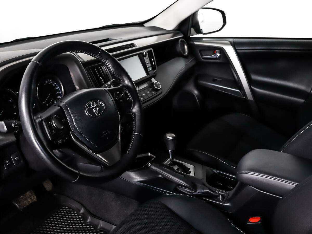 Купить Toyota RAV4 с пробегом. Фото: #7
