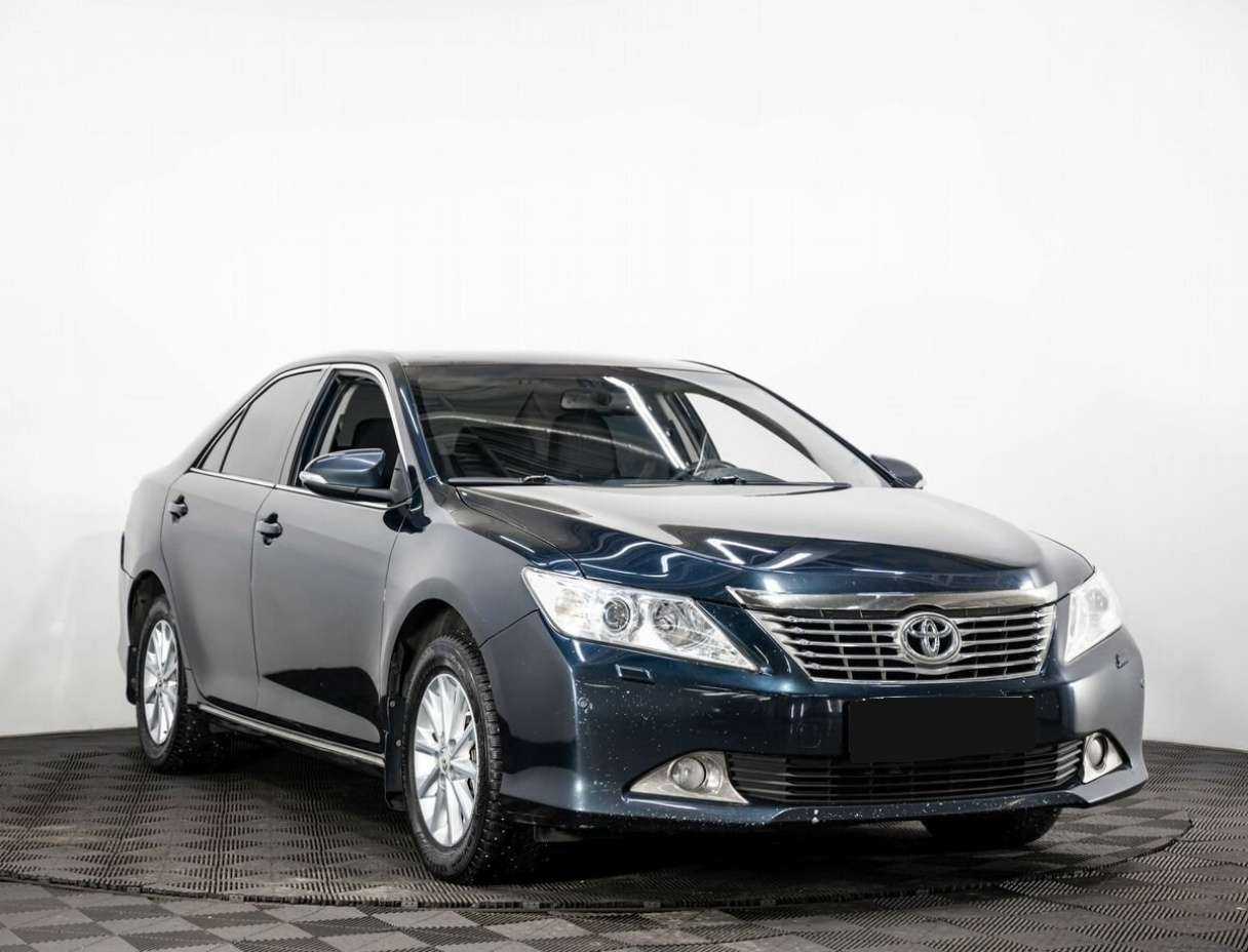 Купить Toyota Camry с пробегом. Фото: #2