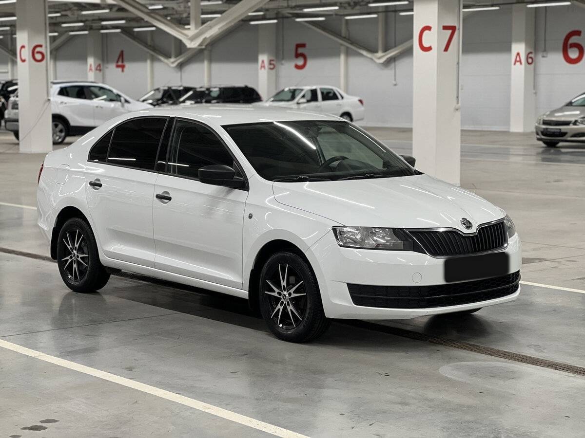 Купить Skoda Rapid с пробегом. Фото: #2