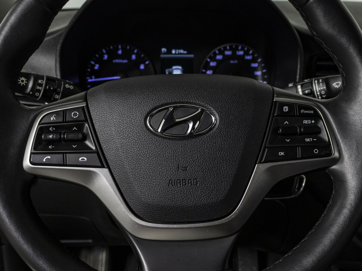 Купить Hyundai Solaris с пробегом. Фото: #10