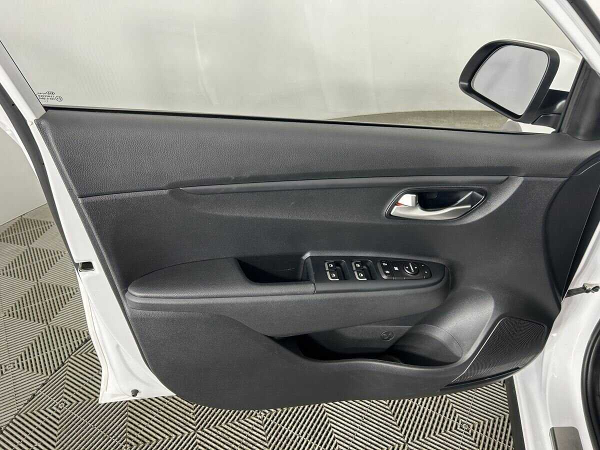 Купить Kia Rio с пробегом. Фото: #7