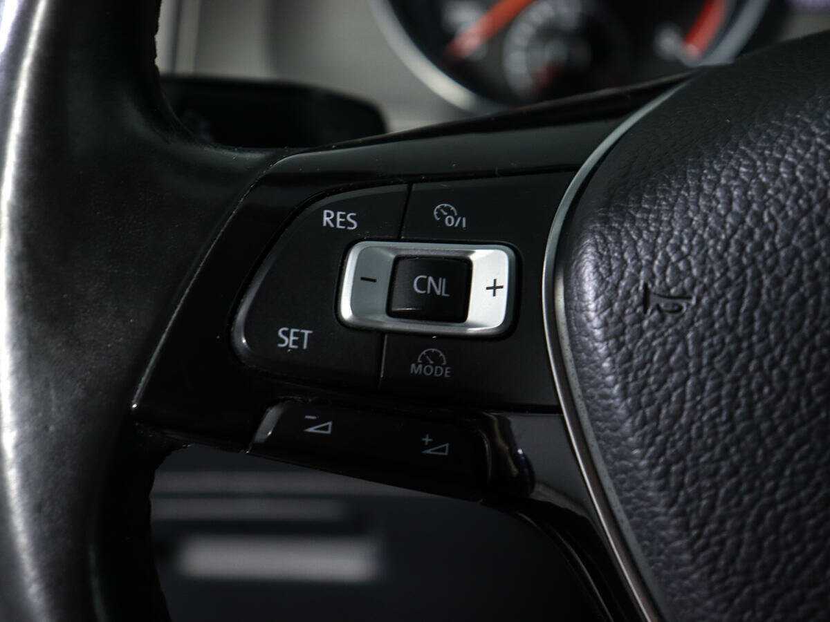 Купить Volkswagen Golf с пробегом. Фото: #17