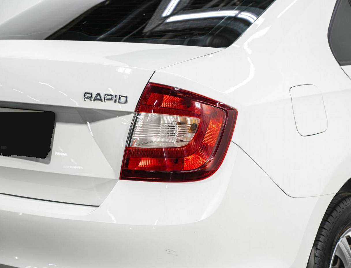 Купить Skoda Rapid с пробегом. Фото: #9