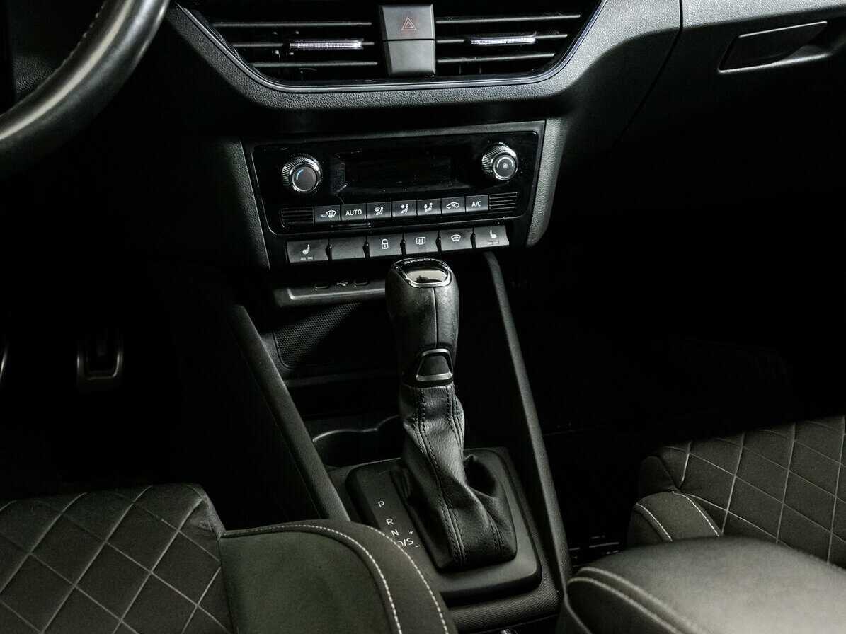 Купить Skoda Rapid с пробегом. Фото: #9