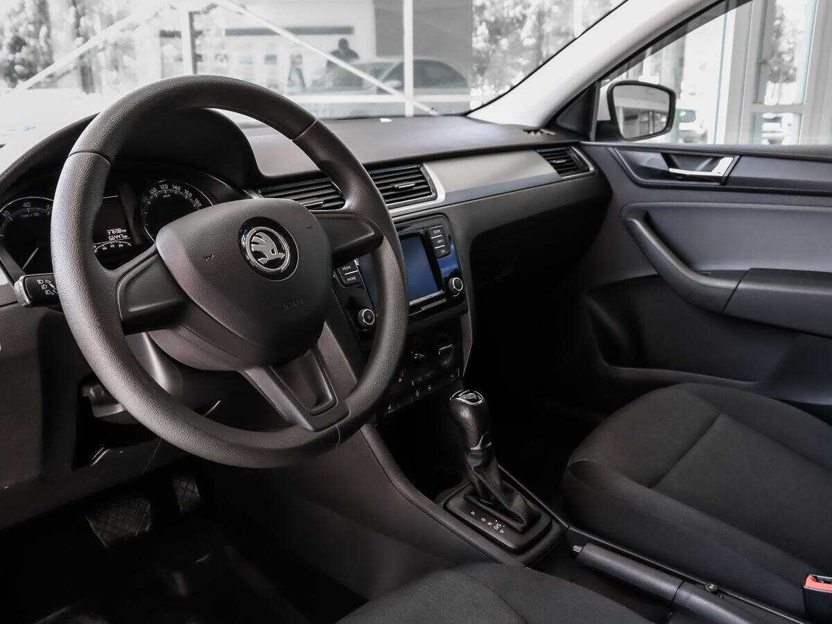 Купить Skoda Rapid с пробегом. Фото: #8
