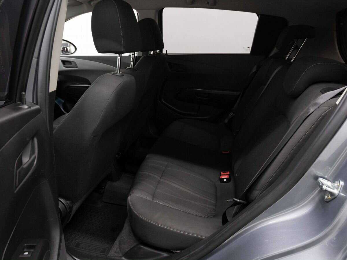 Купить Chevrolet Aveo с пробегом. Фото: #9