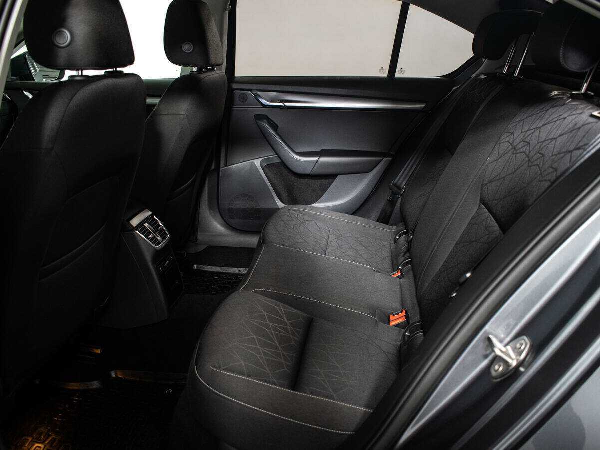 Купить Skoda Octavia с пробегом. Фото: #9