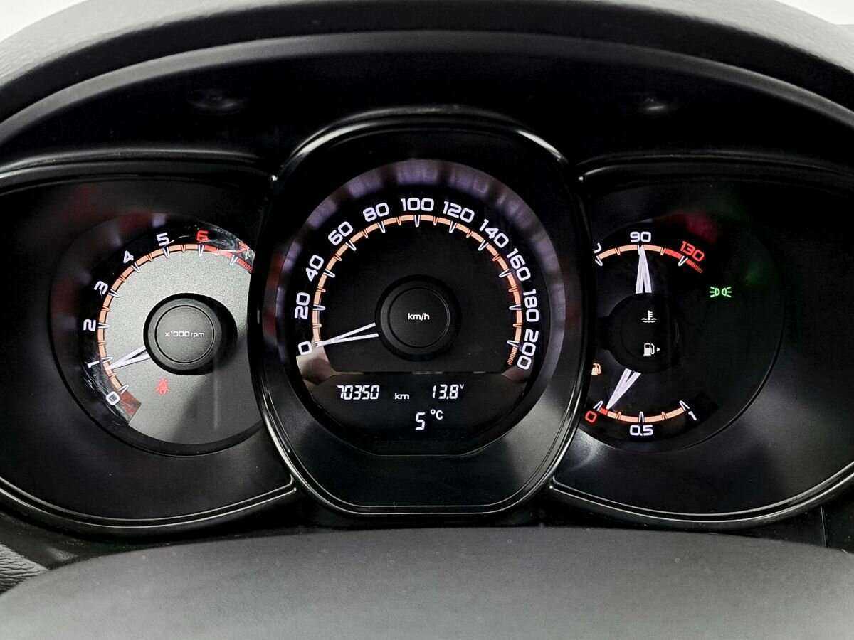 Купить Lada (ВАЗ) Vesta с пробегом. Фото: #10