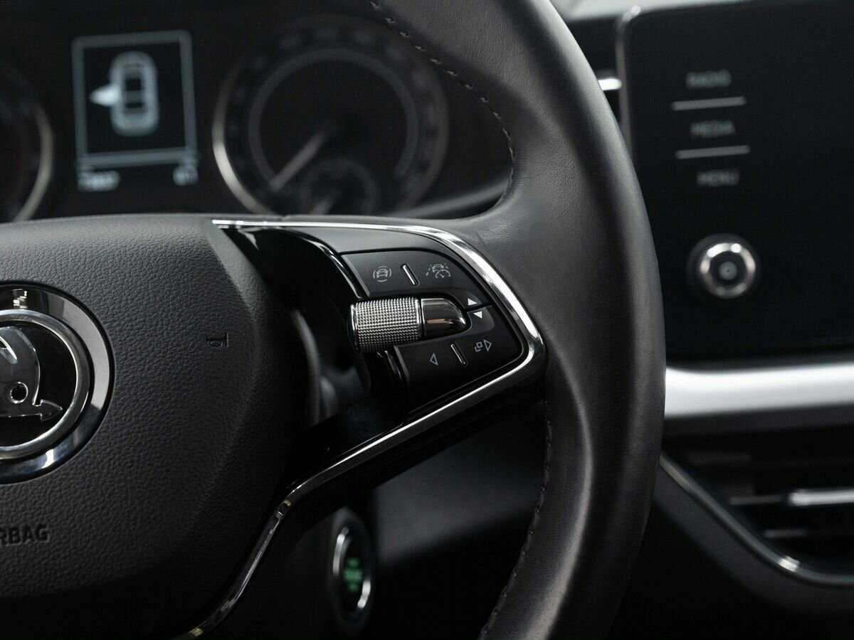 Купить Skoda Rapid с пробегом. Фото: #17