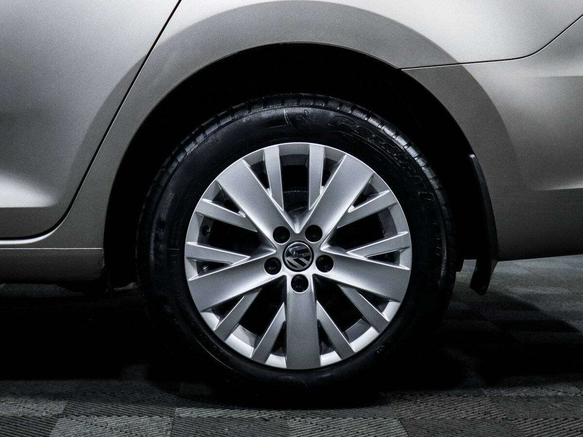 Купить Volkswagen Polo с пробегом. Фото: #11