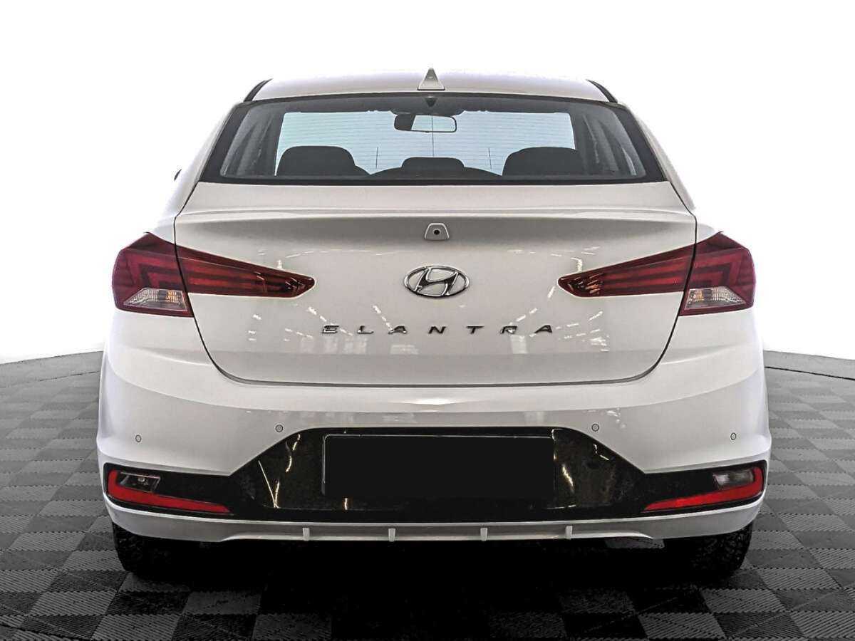 Купить Hyundai Elantra с пробегом. Фото: #5