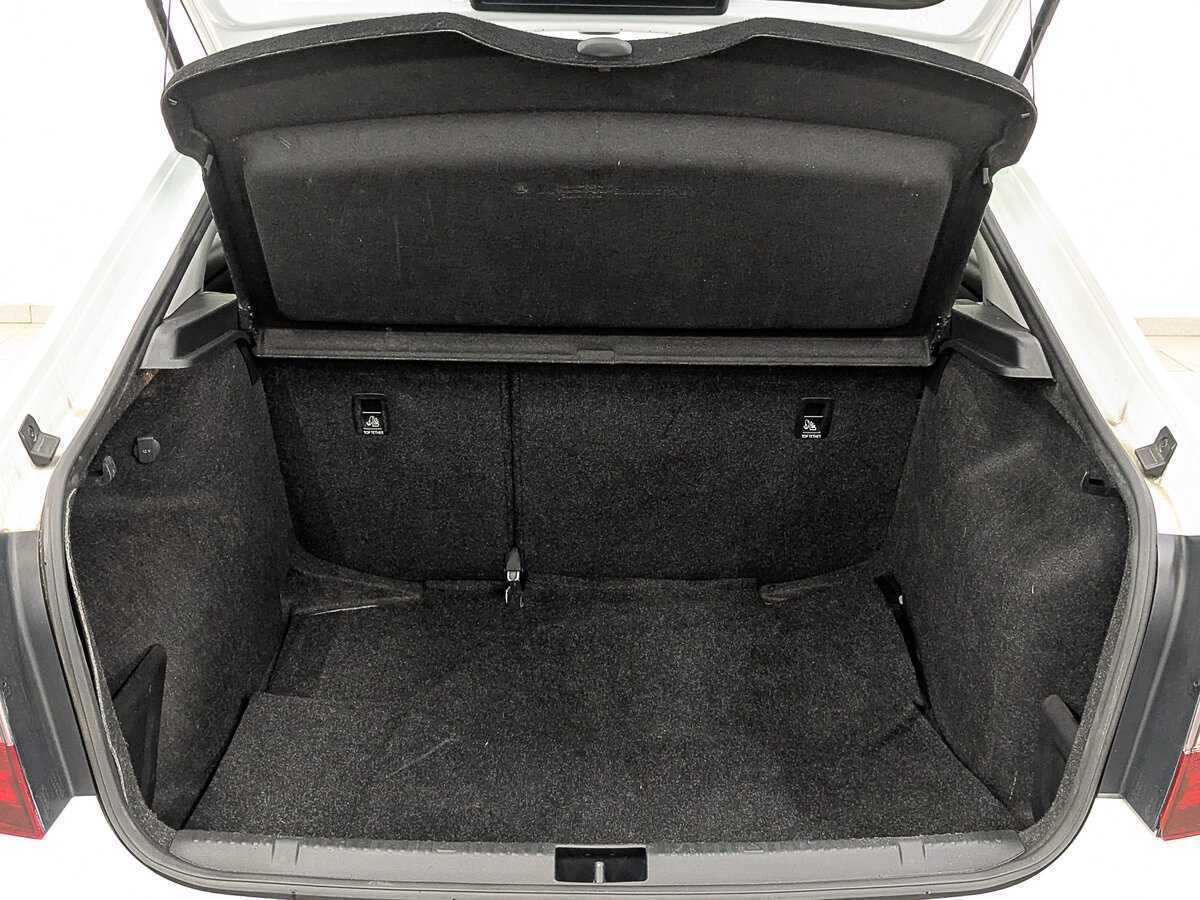 Купить Skoda Rapid с пробегом. Фото: #9