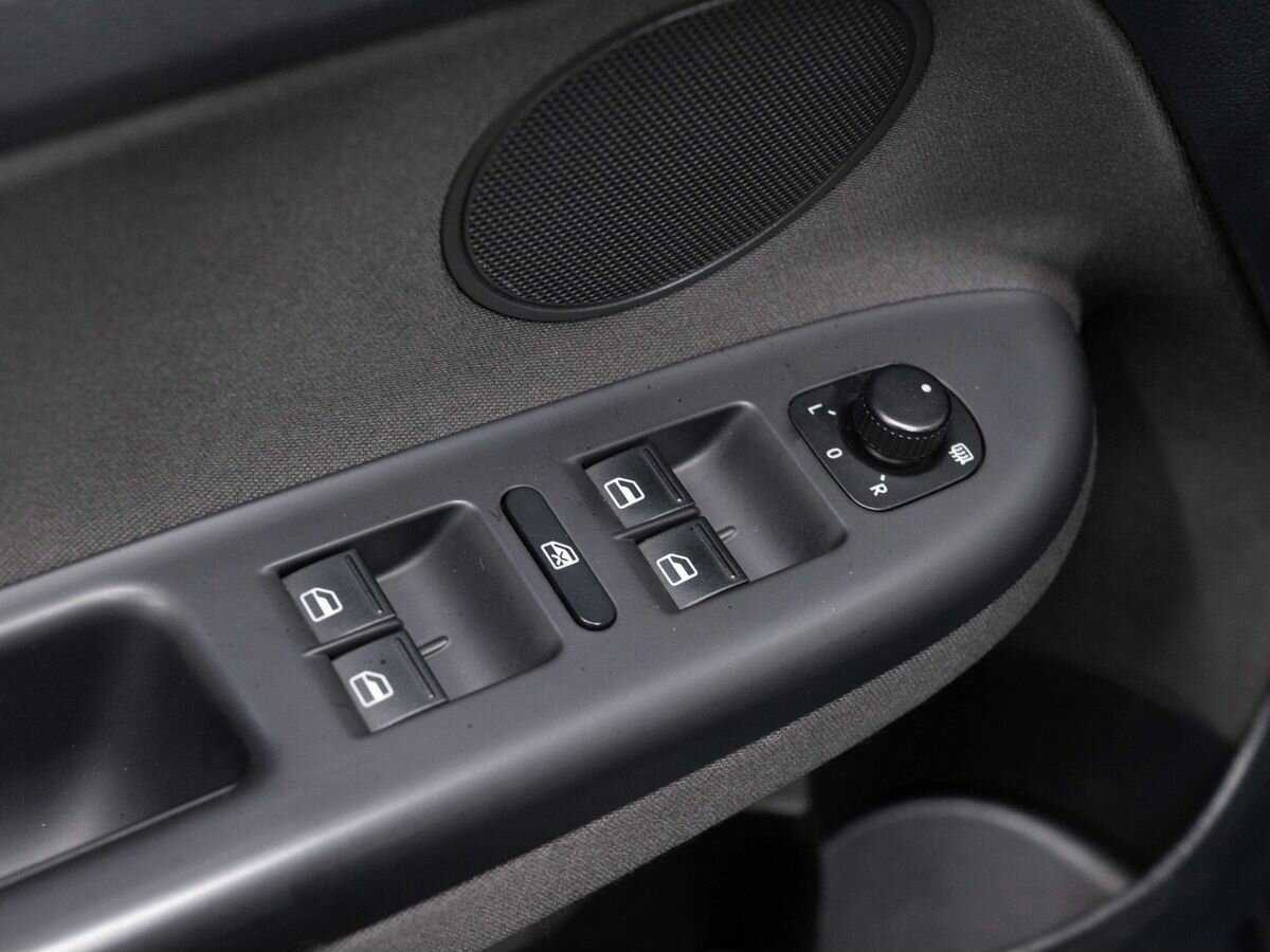 Купить Volkswagen Golf Plus с пробегом. Фото: #18