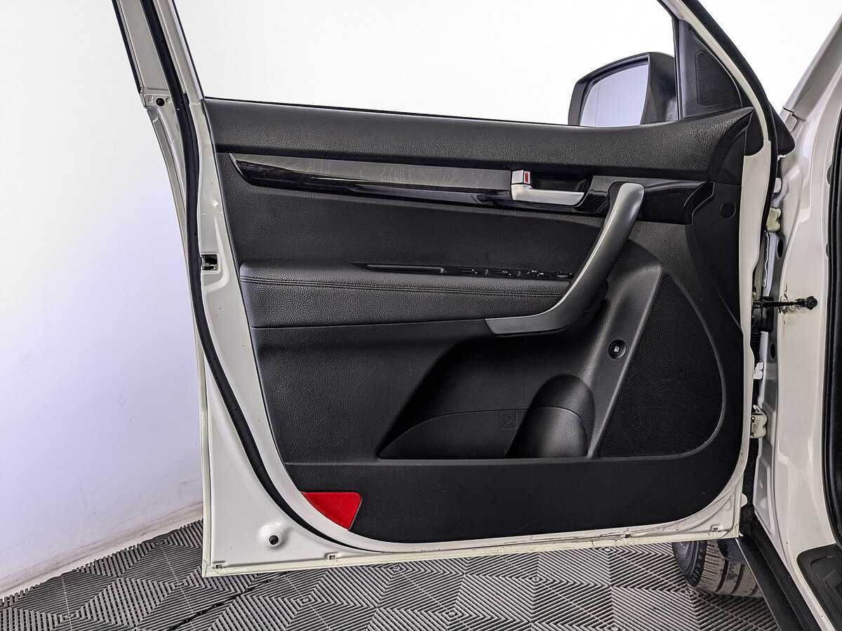 Купить Kia Sorento с пробегом. Фото: #18